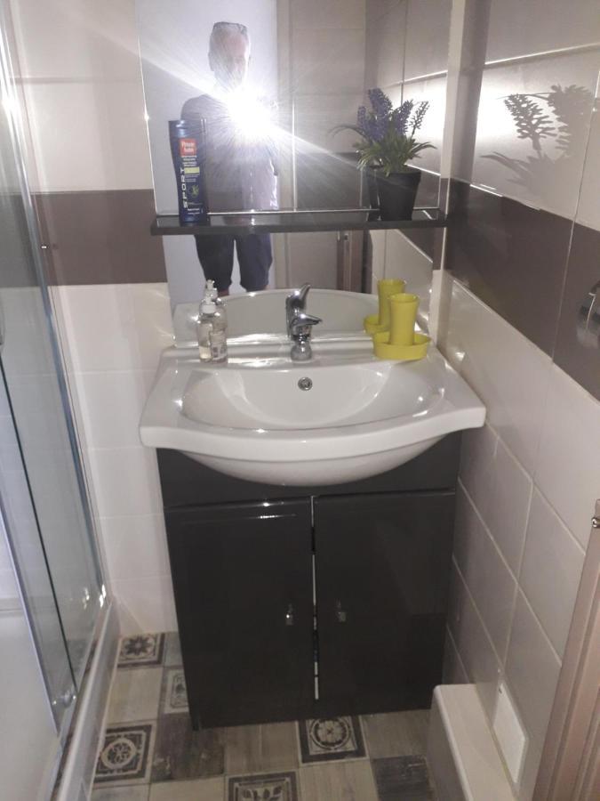 Residence D'Anjou - Grand Studio Avec Balcon Et Parking Privatif Perpignan Exterior photo